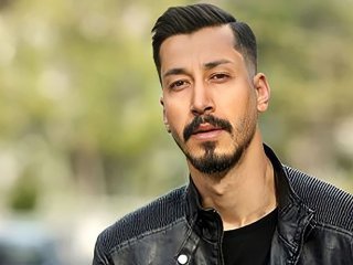 تغییر چهره عجیب بهرام افشاری در مرد عینکی