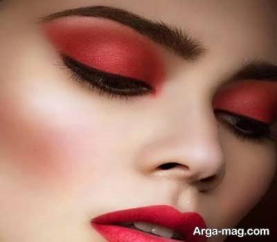 اجرای سایه های زیبا با رژگونه 