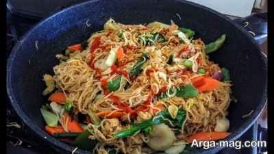 طرز تهیه نودل سرخ شده با طعم و مزه متفاوت