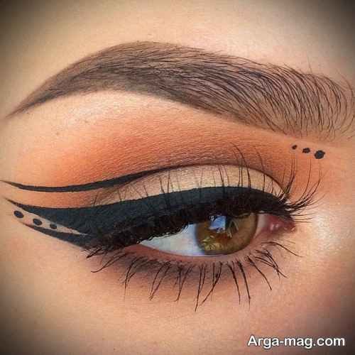 میکاپ با خط چشم گرافیکی