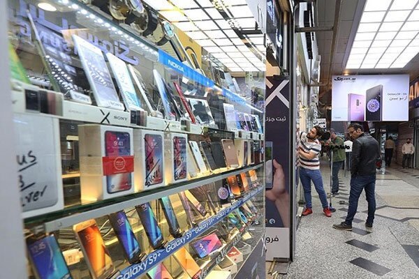 مردم به گوشی دستدوم و تعمیرات روی آوردهاند