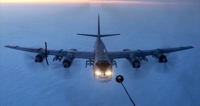 پرواز 8 ساعته بمبافکنها بر فراز آسمان / هشدار استراتژیک به آمریکا