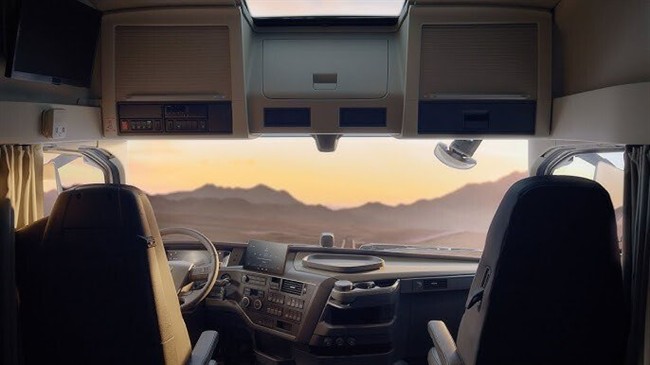 ولوو FH500؛ وقتی کشنده فقط ابزار کار نیست، شریک جاده است ولوو FH500؛ وقتی کشنده فقط ابزار کار نیست، شریک جاده است