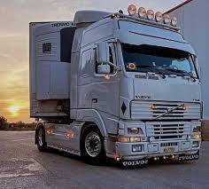 ولوو FH500؛ وقتی کشنده فقط ابزار کار نیست، شریک جاده است ولوو FH500؛ وقتی کشنده فقط ابزار کار نیست، شریک جاده است