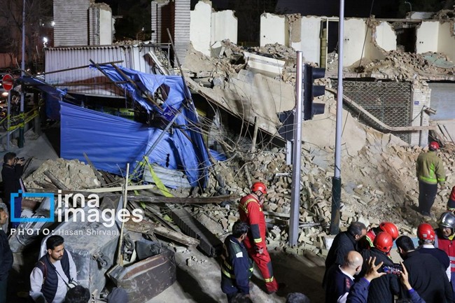 فروریختن یک ساختمان در یافت‌آباد تهران؛ چهار نفر نجات یافتند