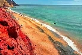 ساحل هرمز سرخ شد/ تصاویری شگفت‌انگیز از رنگی شدن دریا پس از بارندگی‌های سیل‌آسا+ فیلم