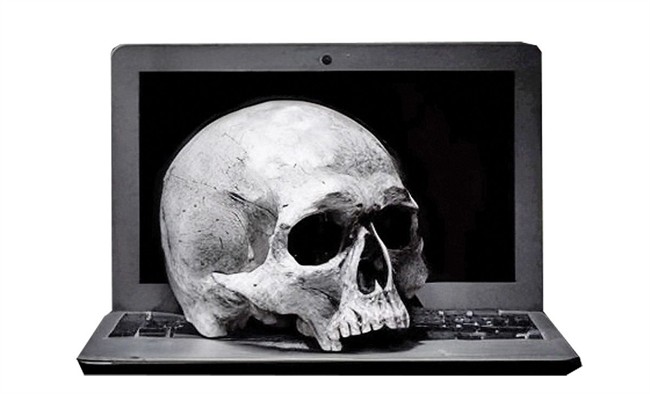 اینترنت  مــرده است؟