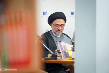 واکنش ابطحی به درگذشت اشرف بروجردی/ ایشان بعد از سال 88 همچنان بر نظرات خود باقی ماند