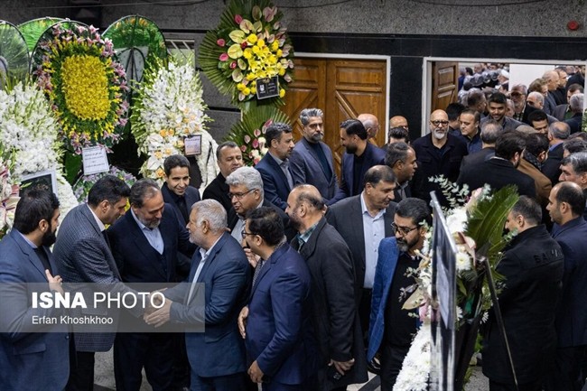 خاتمی، محقق داماد، شریعتمداری، صالحی، باهنر و سردار رادان در یک مراسم ختم + عکس