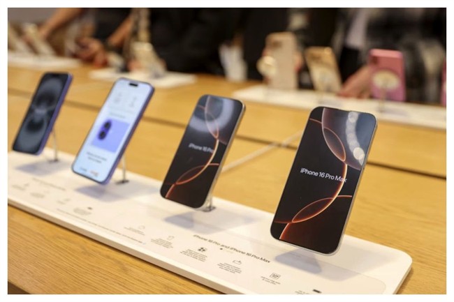 سهم چشمگیر امارات در واردات به ایران/ طی 8 ماه 6.4 میلیون گوشی تلفن همراه وارد شد