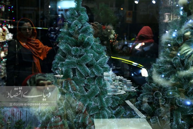 ادعای جالب یک کارشناس روی آنتن تلویزیون؛ کاج کریسمس اول برای ایرانیان بوده است!+فیلم