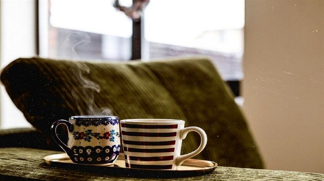 هشدار درباره نوشیدن چای و قهوه داغ/ سرطان در کمین است!