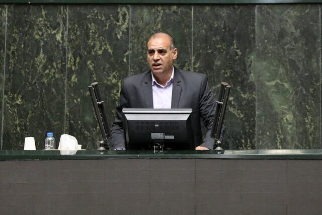 نماینده مجلس: افزایش 20 درصدی حقوق، ریشخند به سفره مردم است/ صدای شکستن ستون فقرات مردم را می شنوید؟+ فیلم