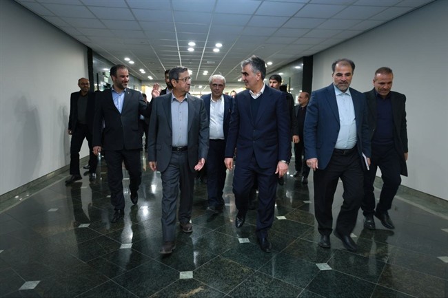 همتی وارد بانک مرکزی شد+ عکس