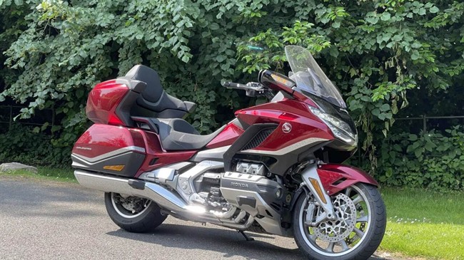 هوندا گلد وینگ؛ وقتی جاده چالوس زیر پای یک افسانه آرام میگیرد هوندا گلد وینگ؛ وقتی جاده چالوس زیر پای یک افسانه آرام میگیرد