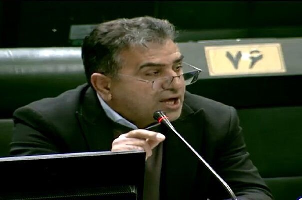 انتقاد رئیس کمیسیون اجتماعی  از لایحه بودجه 1405/ این  لایحه مزدبگیران و بازنشستگان را نگران کرده است/  آیا صندوق‌ها توان پاسخگویی خواهند داشت یا خیر؟