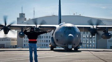 پشت پرده اعزام ناوگان هوایی آمریکا به بریتانیا/ گمانه‌ زنی‌ ها درباره حمله مجدد آمریکا به ایران قوت گرفت