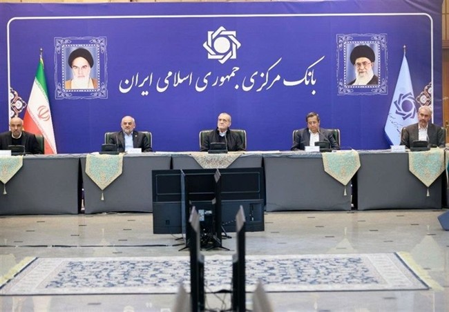 جزئیات حضور شبانه پزشکیان در بانک مرکزی + فیلم