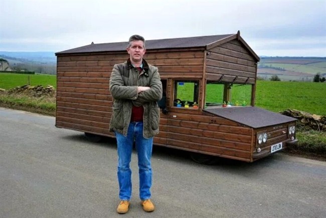 عجیب ترین رکوردهای گینس 2025؛ از نگه داشتن چوب کبریت در بینی تا خوک اسکیت‌باز