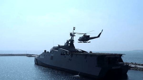 واکنش معاون نیروی دریایی سپاه به تهدیدات آمریکا/ اگر جنگی به ما تحمیل شود، پاسخ‌ قاطع‌تر از گذشته خواهد بود