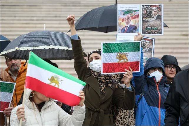 نگاهی به مختصات ذهنی «فرقه‌ی پهلوی»/ پهلوی‌های صهیونی؛ کلید غیرت‌زدایی از جامعه در برابر تهاجم بیگانه +عکس و فیلم