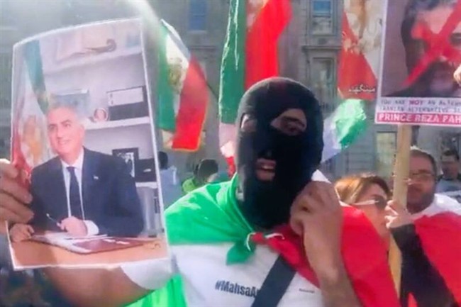 نگاهی به مختصات ذهنی «فرقه‌ی پهلوی»/ پهلوی‌های صهیونی؛ کلید غیرت‌زدایی از جامعه در برابر تهاجم بیگانه +عکس و فیلم