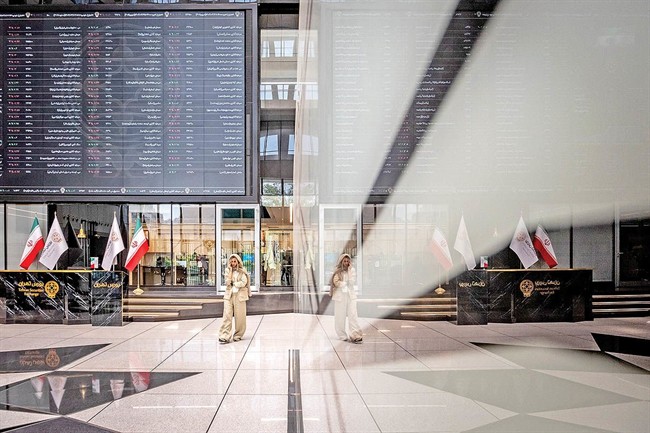 روایت 8 روز قرمز