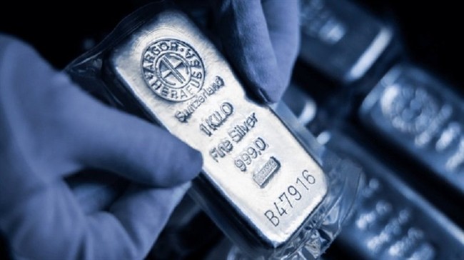 نقره فرو ریخت؛ سقوطی نادر در نیمقرن