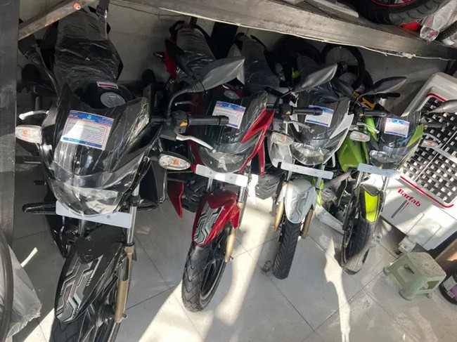 آپاچی 180،موتوری که خلافکار ها سوارش شدند هم پلیس ها !