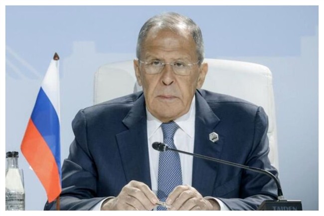 لاوروف: زلنسکی وجدان ندارد!