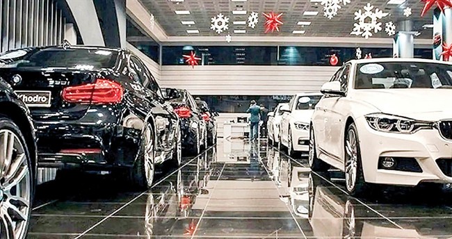 اخذ مالیات از لوکس‌سواران