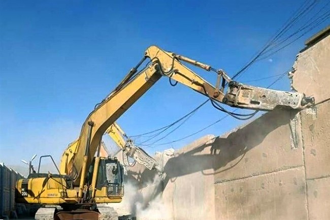 تخریب دیوار «زندان رجایی‌شهر»
