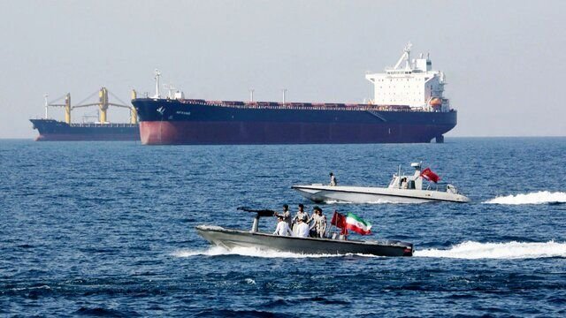 فرمانده ارشد سپاه: آمریکا، انگلیس و اسرائیل با هر پرچمی در لیست سیاه عبور از تنگه هرمز قرار دارند